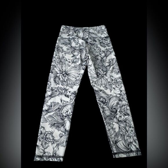 Balance Collection Buttery Soft leggings (medium) - Picture 2 of 4